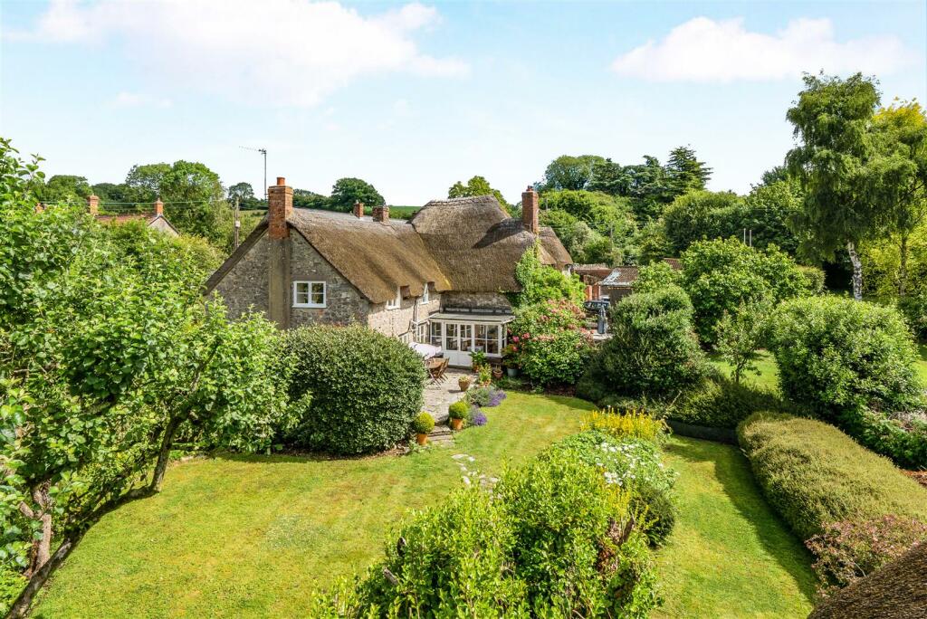 3 bedroom semidetached house for sale in Fore Street, Winsham, Chard, TA20