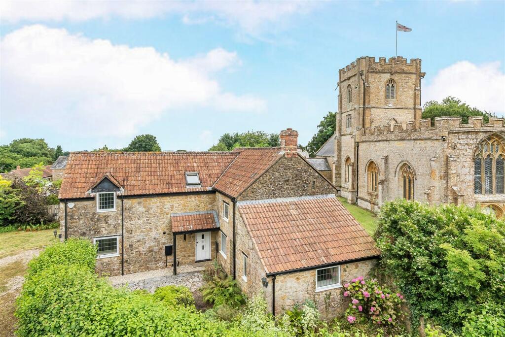 3 bedroom detached house for sale in Kingstone, Ilminster, TA19