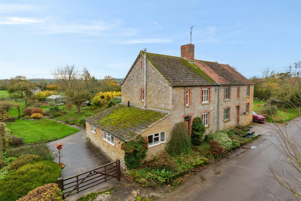 3 bedroom semidetached house for sale in Wigborough, South Petherton, TA13