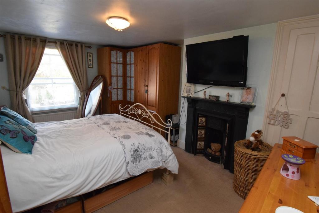 4 bedroom semidetached house for sale in Main Street, Ticknall, Derby