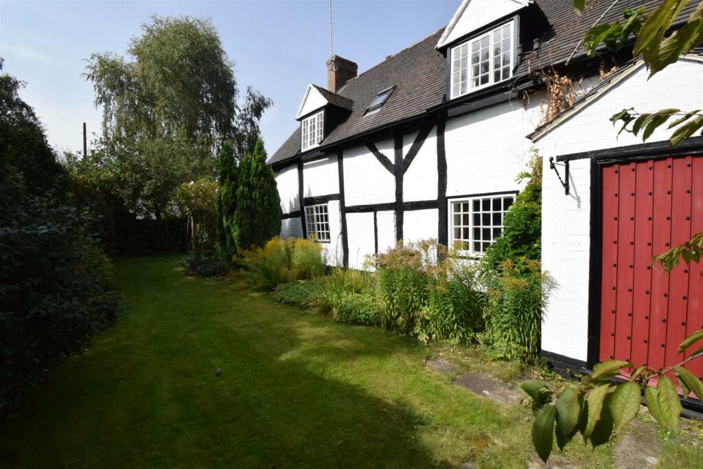 4 bedroom cottage for sale in Brookside Road, Breadsall, Derby, DE21