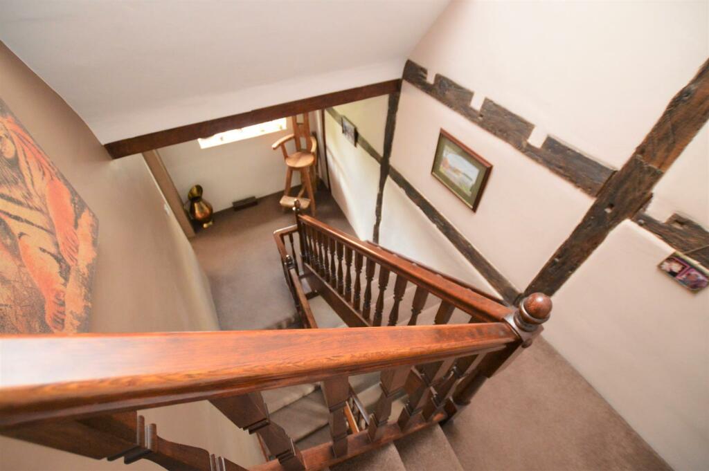 4 bedroom semidetached house for sale in Stud Farm, Cross street