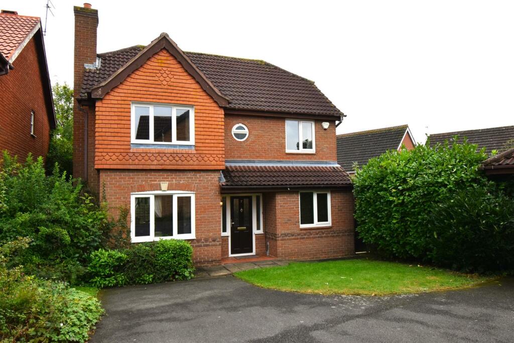 4 bedroom detached house for sale in Farrier Gardens, Littleover, Derby