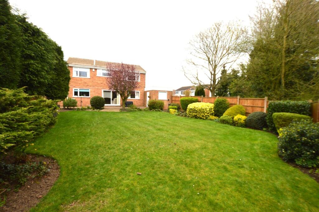 4 bedroom detached house for sale in Norfolk Road, Desford, Leicester, LE9