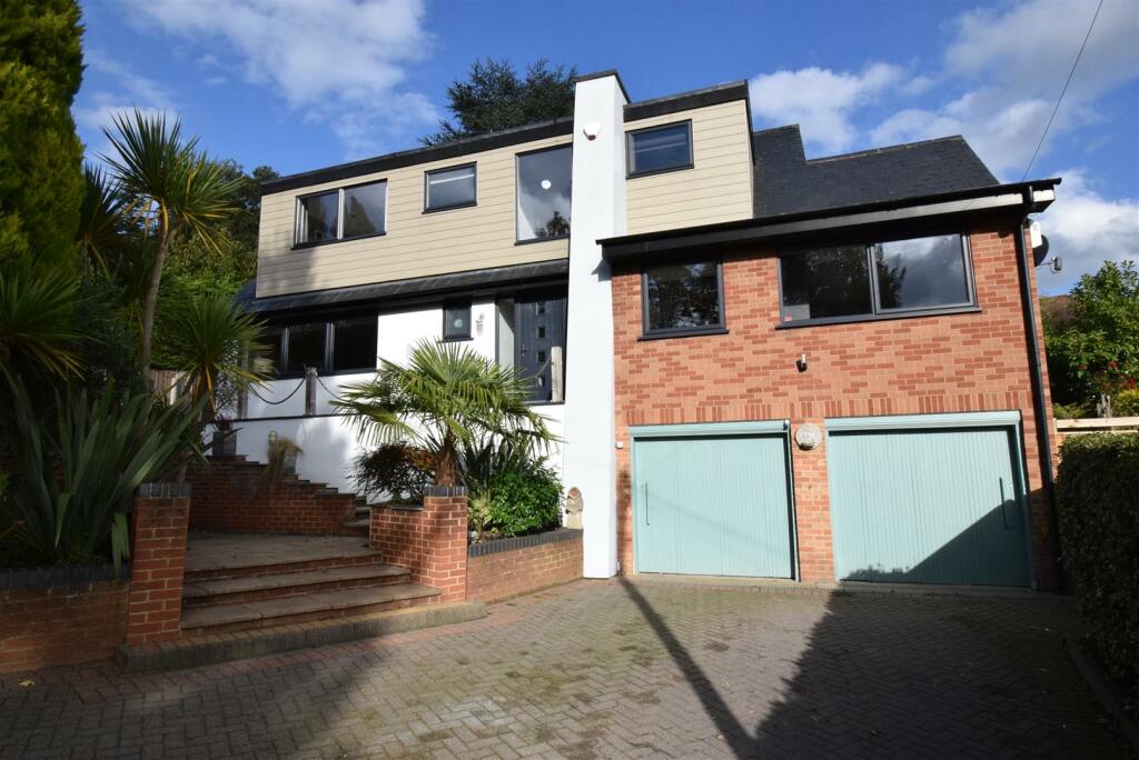 4 bedroom detached house for sale in Clay Street, BurtonOnTrent, DE15