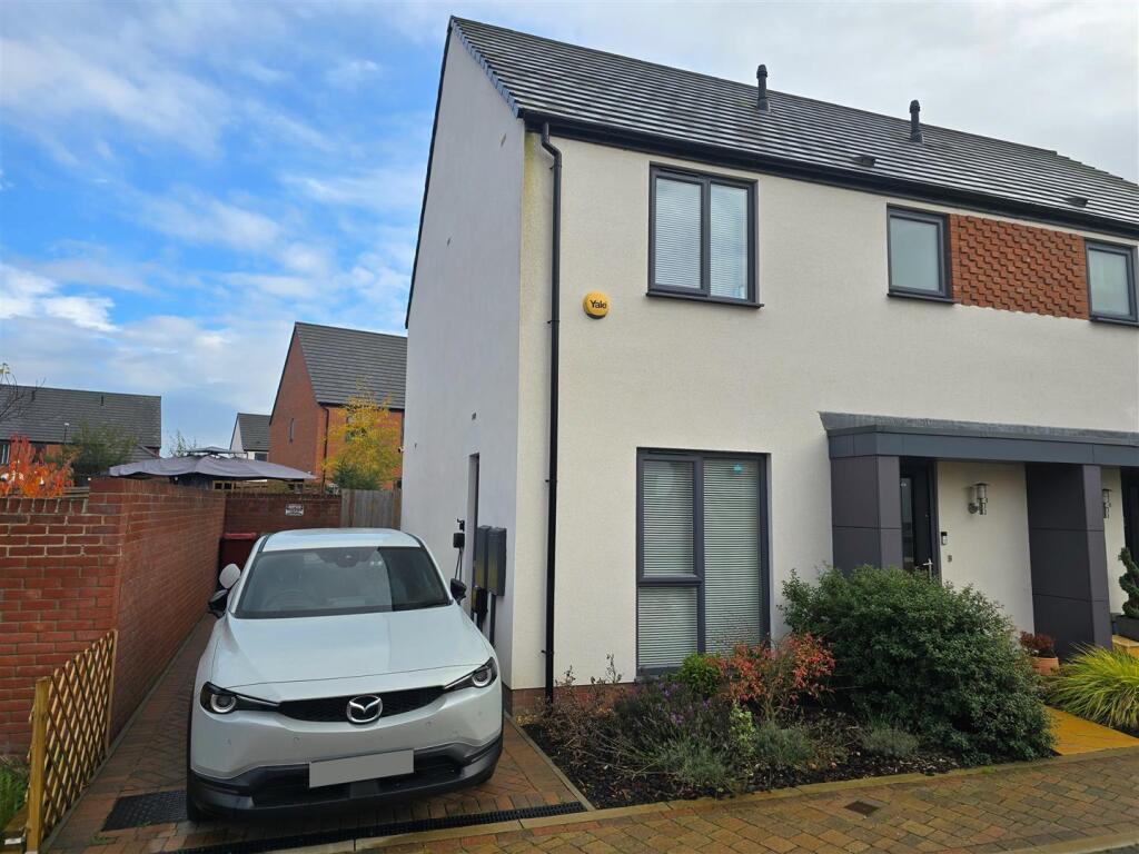 Main image of property: Hornbeam Lane, Chesterfield