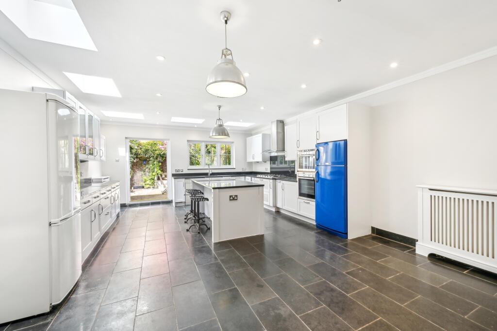 Main image of property: Sedlescombe Road, London, SW6