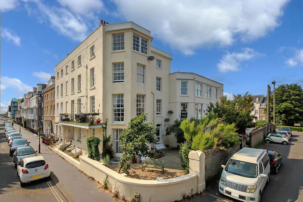 Main image of property: South Terrace, Littlehampton, BN17