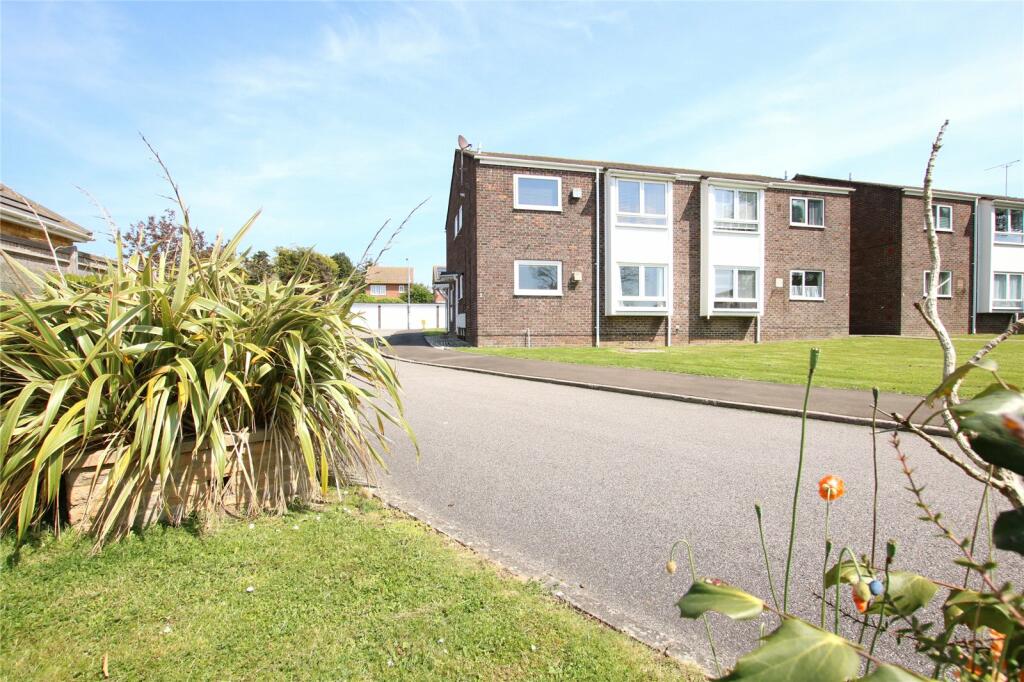 2 bedroom for sale in Summer Court, Summerfields Avenue