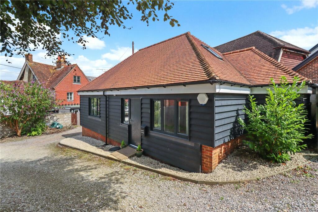 2 bedroom bungalow for sale in Gardner Street, Herstmonceux, BN27