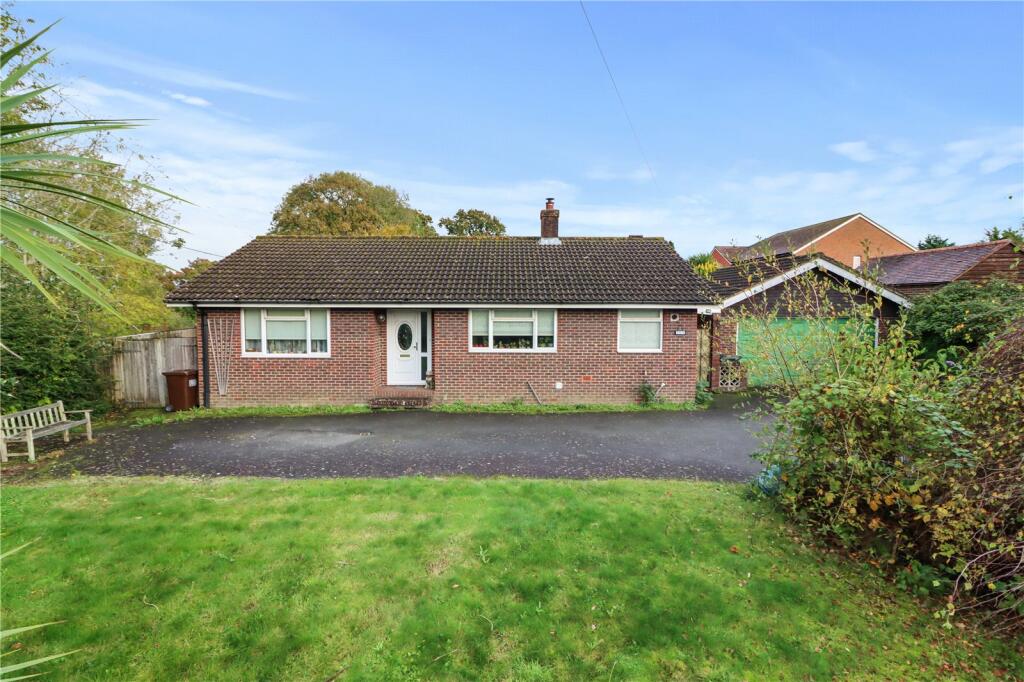 3 bedroom bungalow for sale in Battle Road, Hailsham, East Sussex, BN27