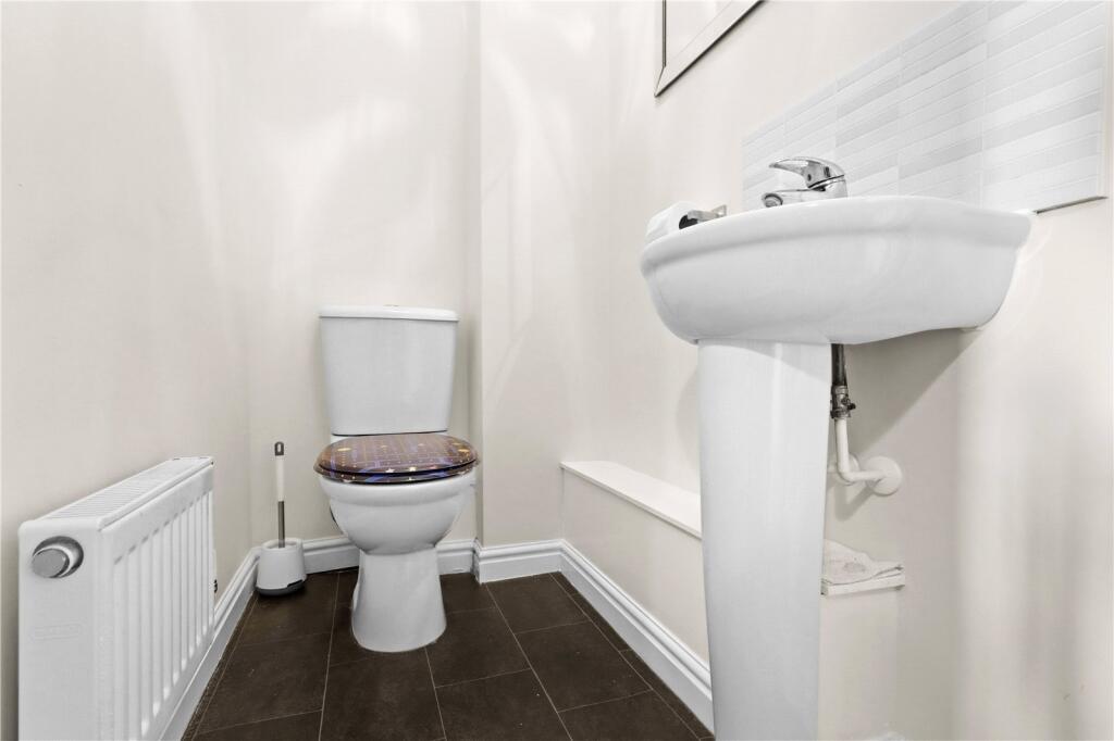Additional property image - Buckle Gardens, Hellingly, Hailsham, East Sussex, BN27