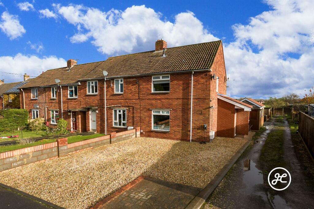 3 bedroom semidetached house for sale in Blakes Road, Wembdon, TA6