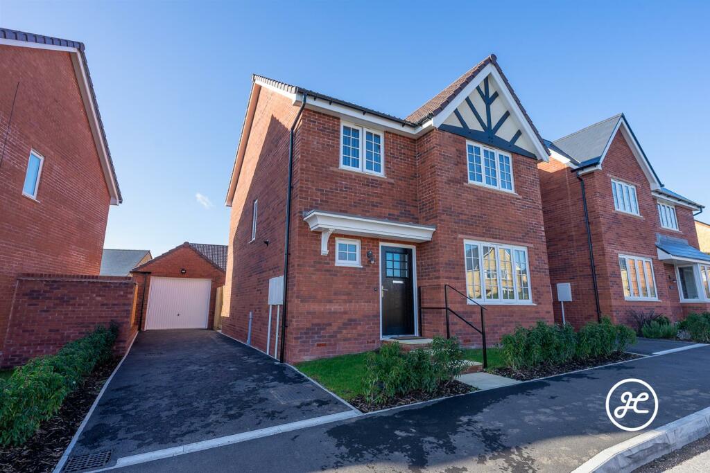 4 bedroom detached house for sale in Marigold Road, Wilstock Village