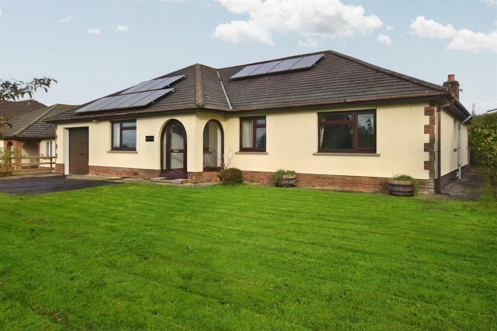 4 bedroom detached bungalow for sale in Road, Cardigan, SA43