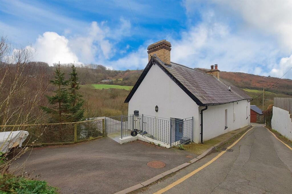2 bedroom semidetached house for sale in Llangrannog, SA44