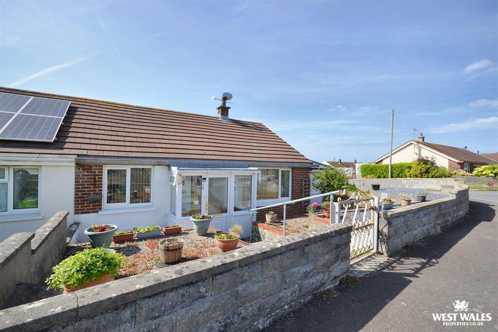 Main image of property: Brynglas, Aberporth, Cardigan