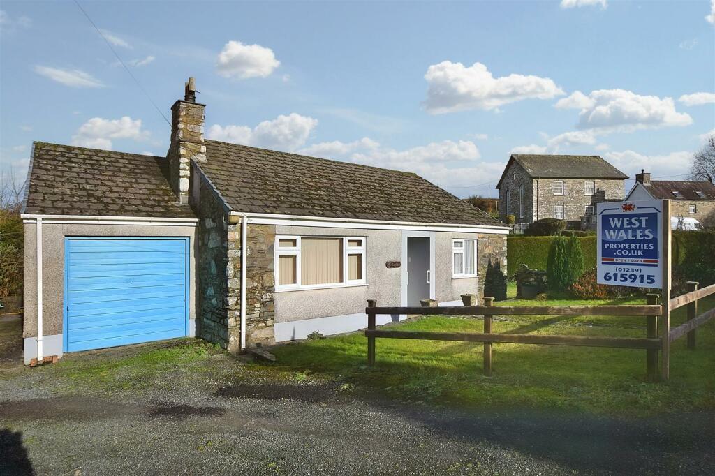 2 bedroom detached bungalow for sale in Glanrhyd, Cardigan, SA43