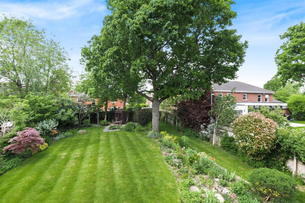 Additional property image - Burberry Grove, Balsall Common, CV7