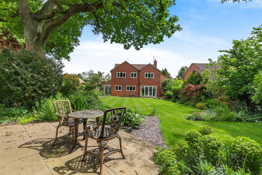 Additional property image - Burberry Grove, Balsall Common, CV7