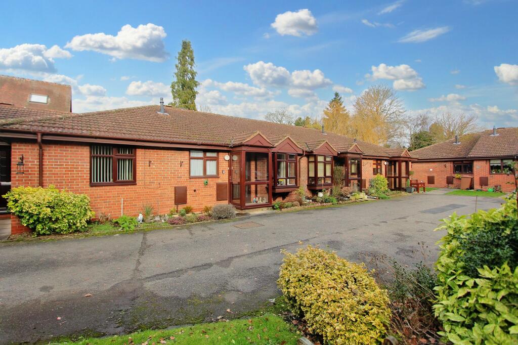 Main image of property: Kenilworth Road, Balsall Common, CV7