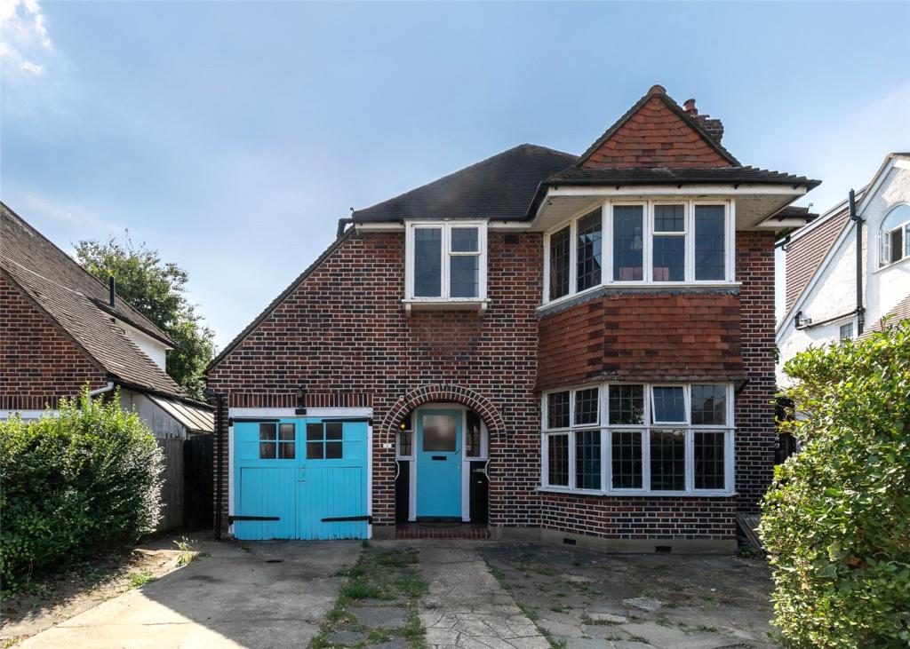 3 bedroom detached house for sale in Cardinal Crescent, New Malden, KT3