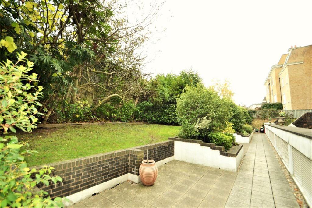 Main image of property: BEAUTIFUL FLAT IN SECURE PORTERED BLOCK