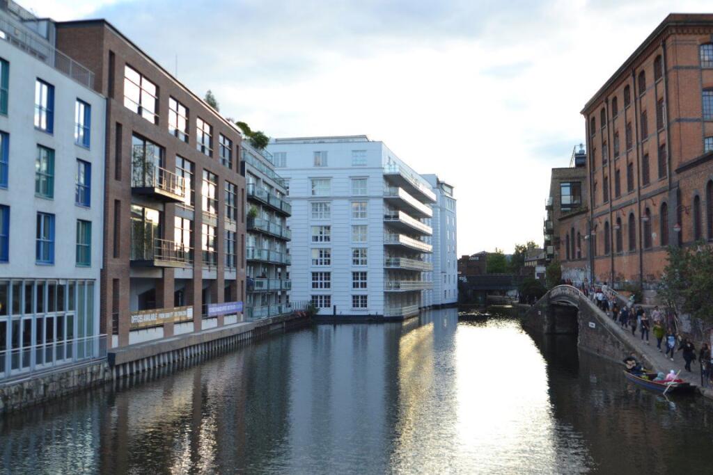 Main image of property: Stunning One Bed located moments from the Canal