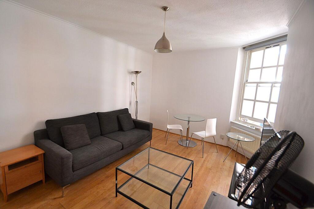 Main image of property: Beautiful one bedroom apartment in St Johns Wood