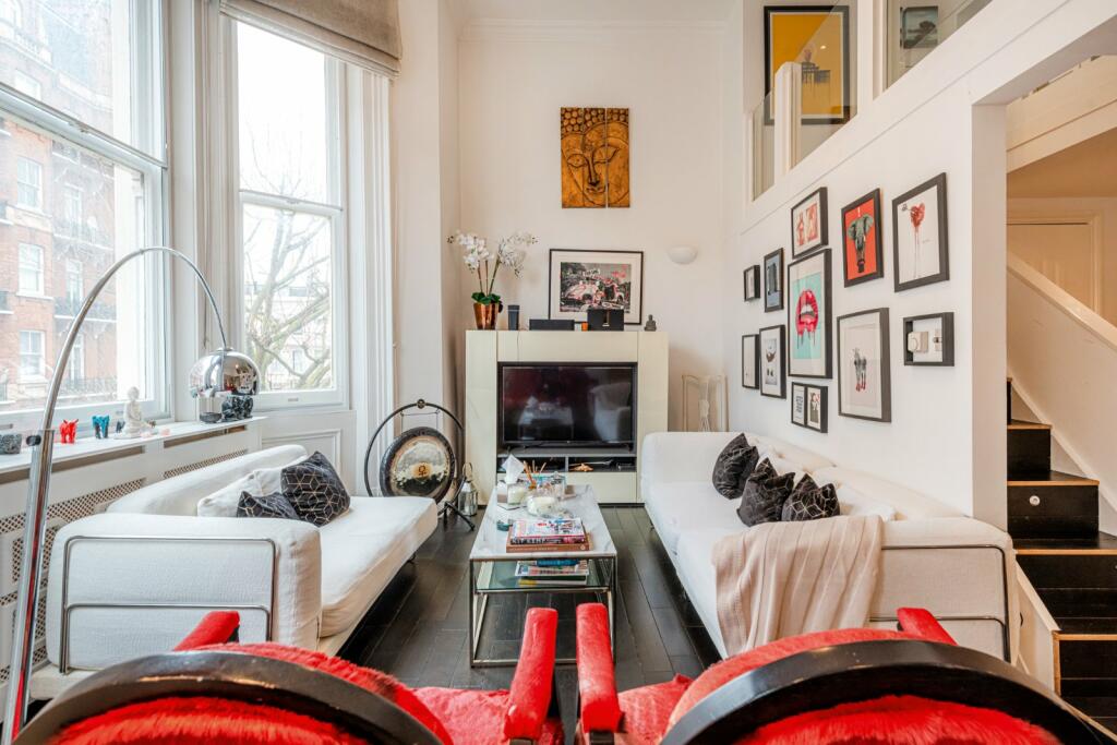 3 bedroom apartment for sale in Earls Court Square, SW5