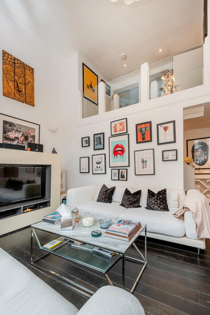 3 bedroom apartment for sale in Earls Court Square, Earls Court, SW5