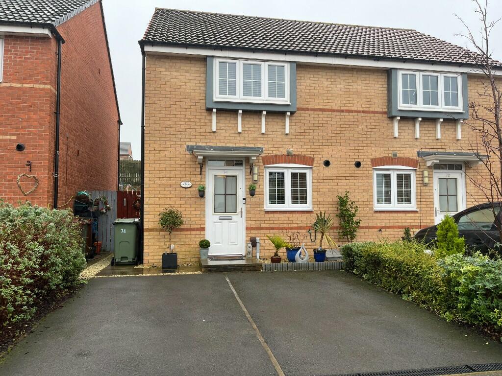 2 bedroom semidetached house for sale in Corbett Drive, Wakefield