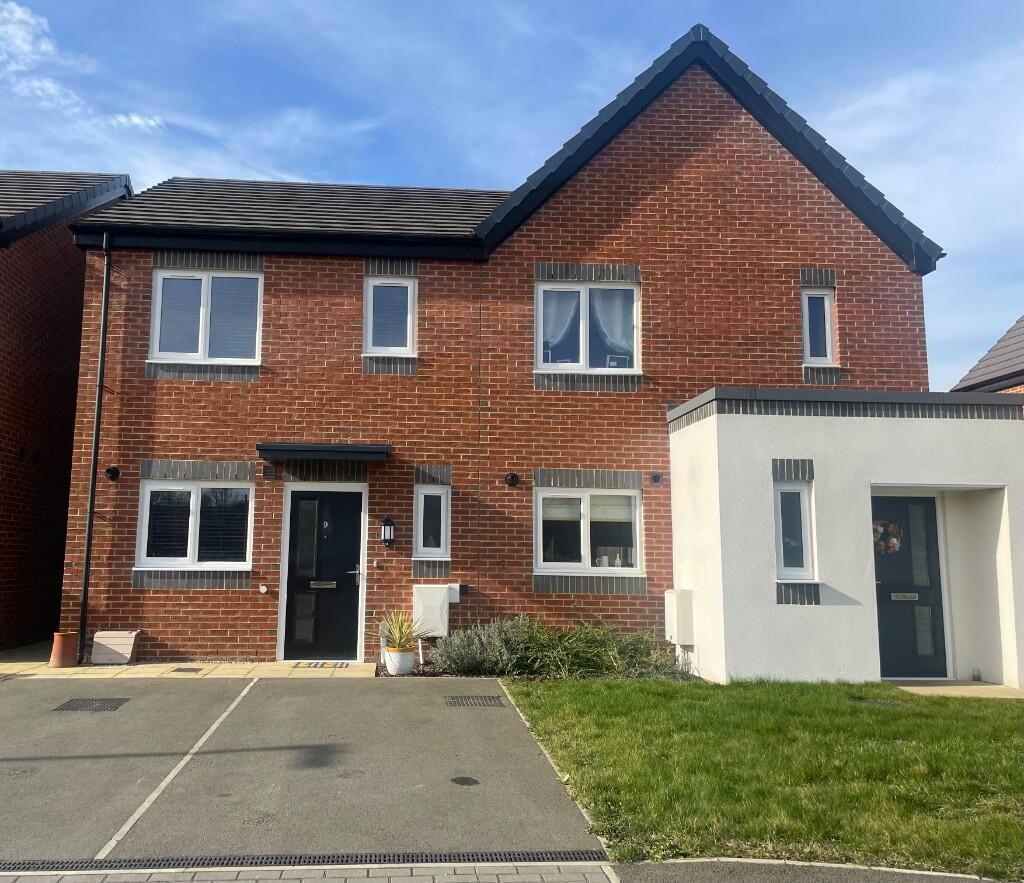Main image of property: Park Hill Close, Wakefield, West Yorkshire, WF1
