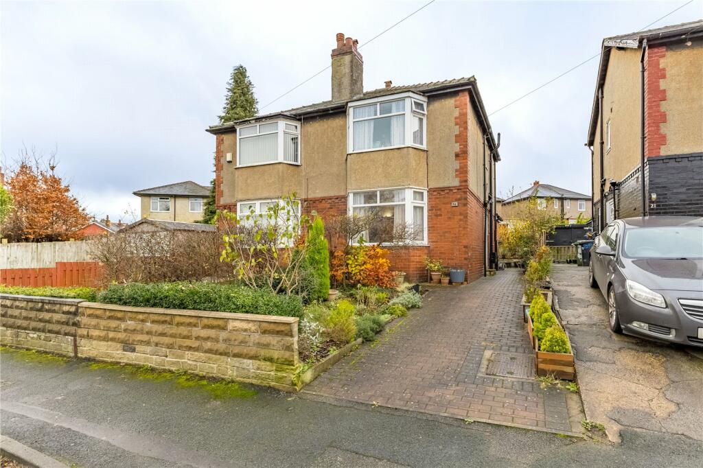 3 bedroom semidetached house for sale in Gramfield Road, Crosland Moor