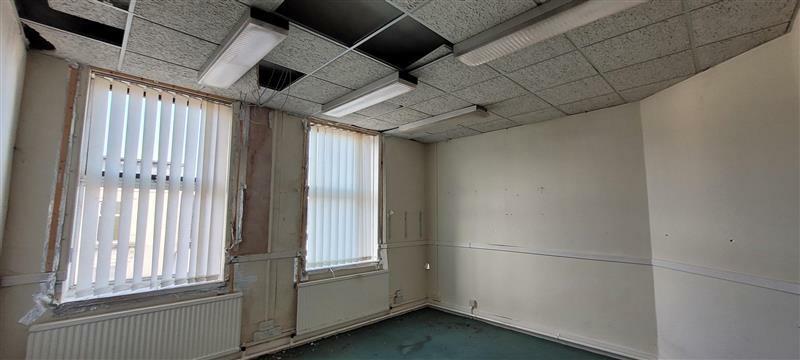 Additional property image - Upper Floors, 32 Manchester Road, Burnley, Lancashire, BB11 1HH