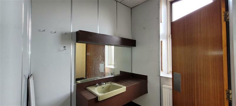 Additional property image - Upper Floors, 32 Manchester Road, Burnley, Lancashire, BB11 1HH