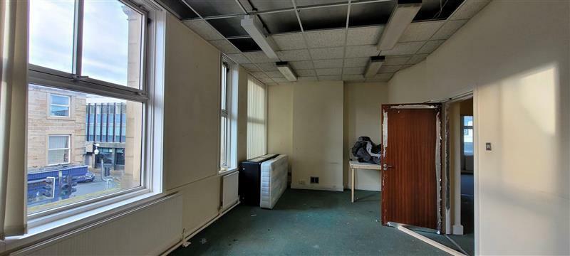 Additional property image - Upper Floors, 32 Manchester Road, Burnley, Lancashire, BB11 1HH