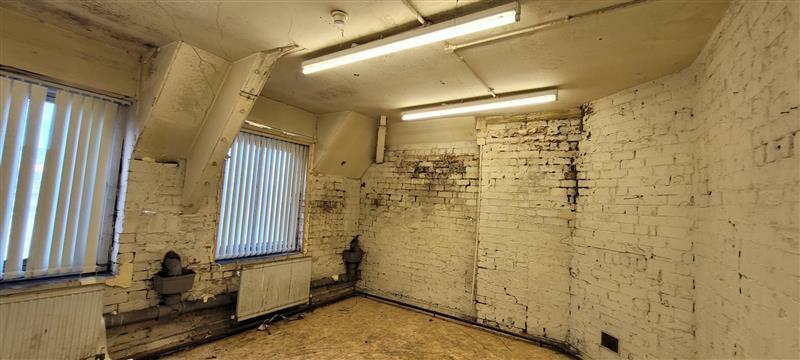 Additional property image - Upper Floors, 32 Manchester Road, Burnley, Lancashire, BB11 1HH