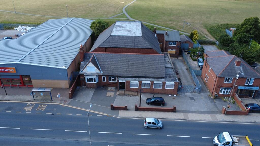 Main image of property: Lundwood Social Club, Pontefract Road, Barnsley, South Yorkshire, S71 5PN