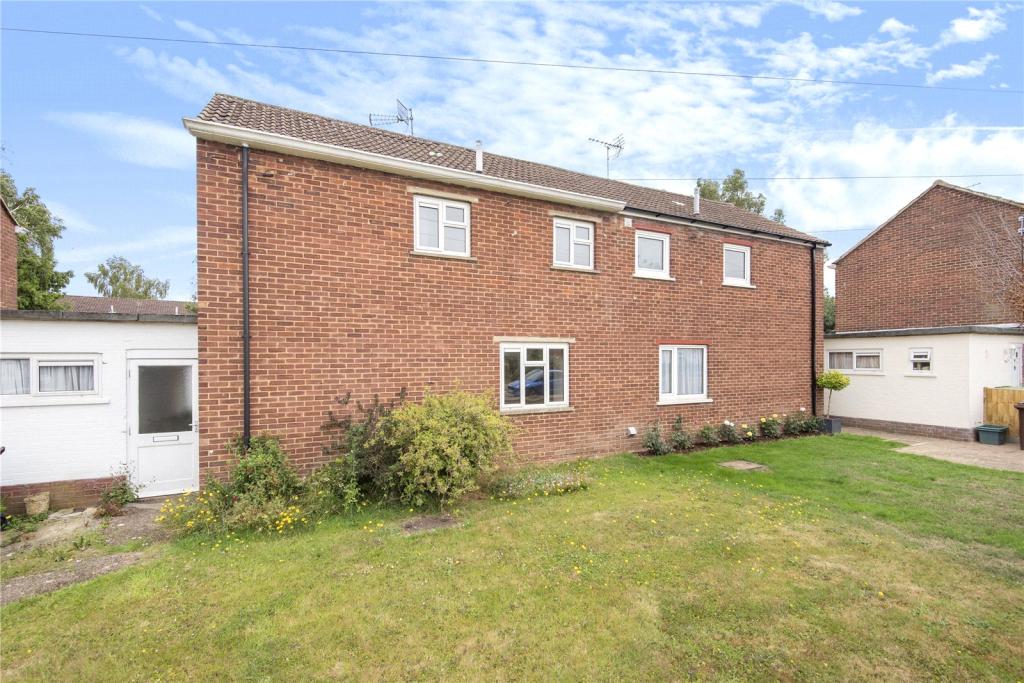 2 bedroom semidetached house for sale in Kent Close, Paddock Wood