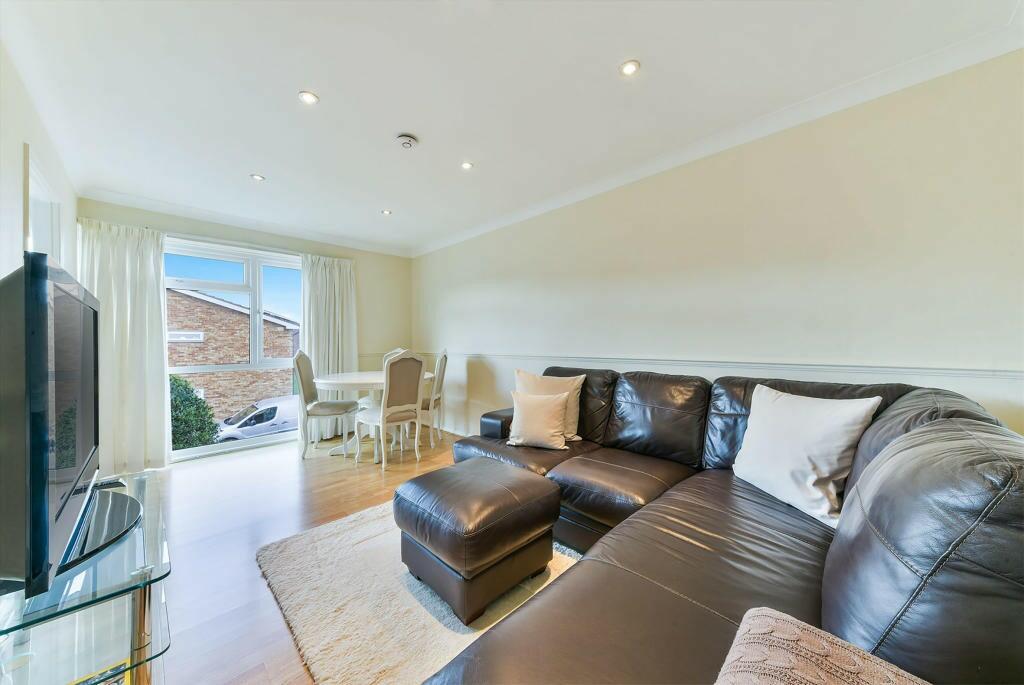 Main image of property: St. Peters Close, Ilford, London, IG2