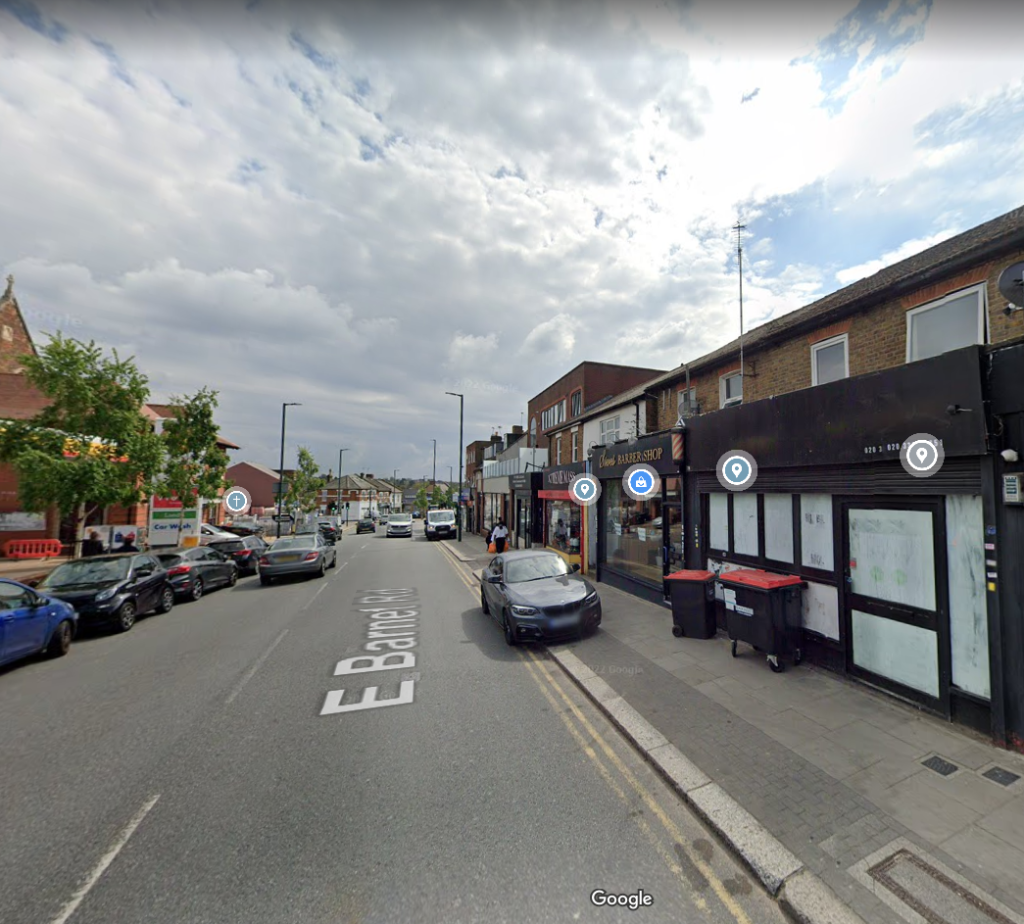 Commercial property for rent in East Road, North London, EN4