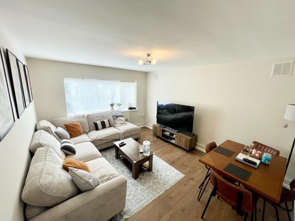 Main image of property: Lower Road, Loughton, Essex, IG10