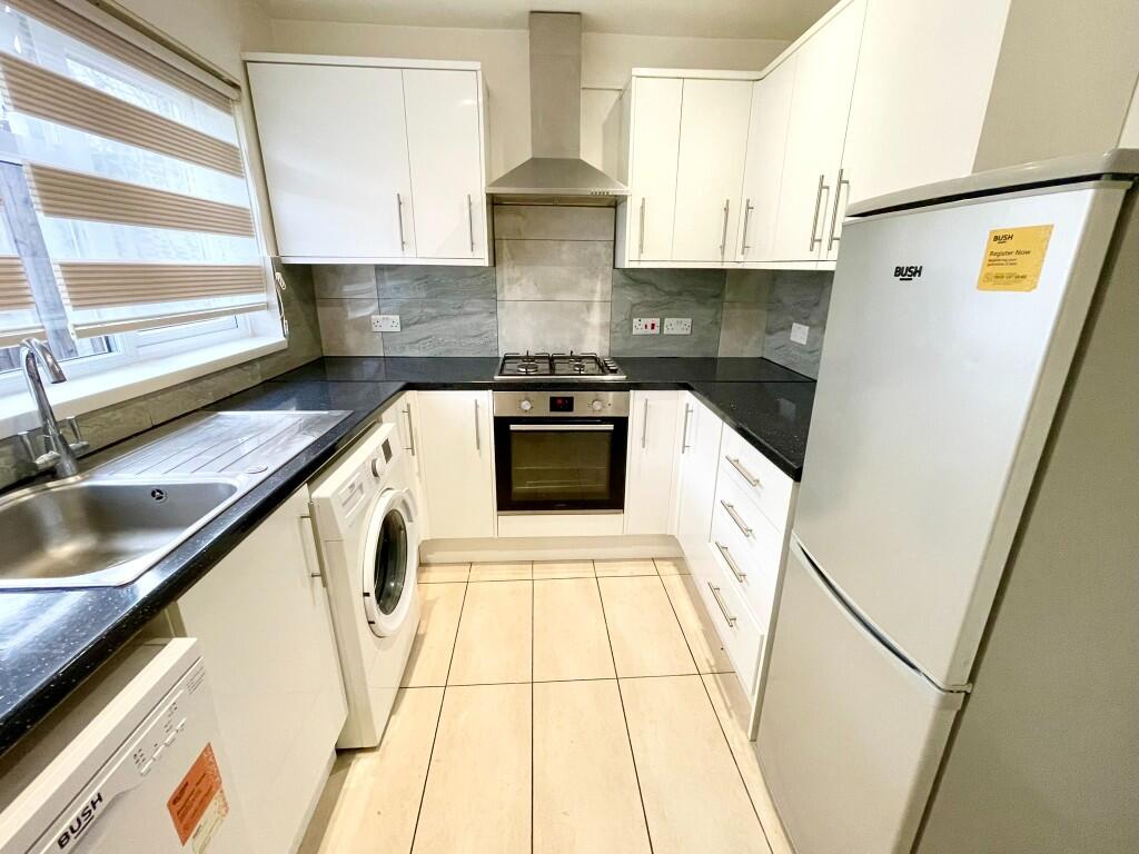 Main image of property: Leighton Road, London, EN1