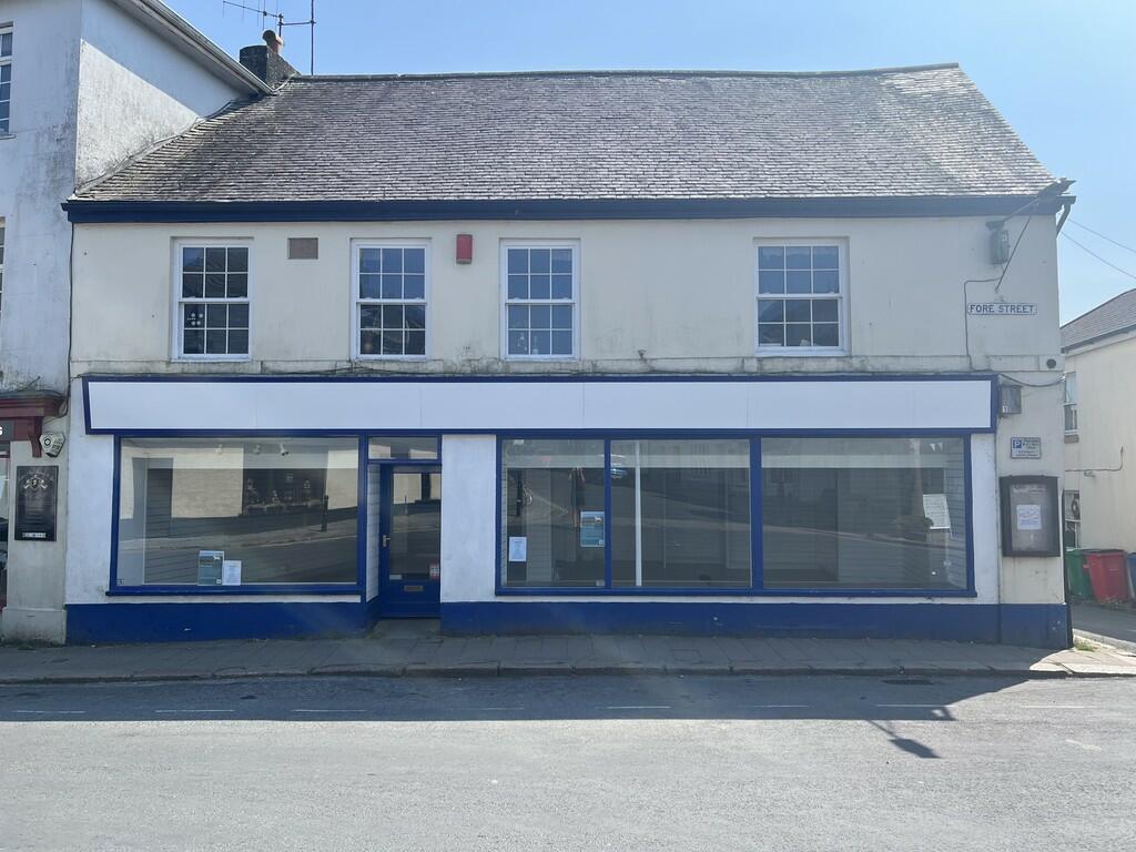Commercial property for rent in Fore Street, South Brent, TQ10