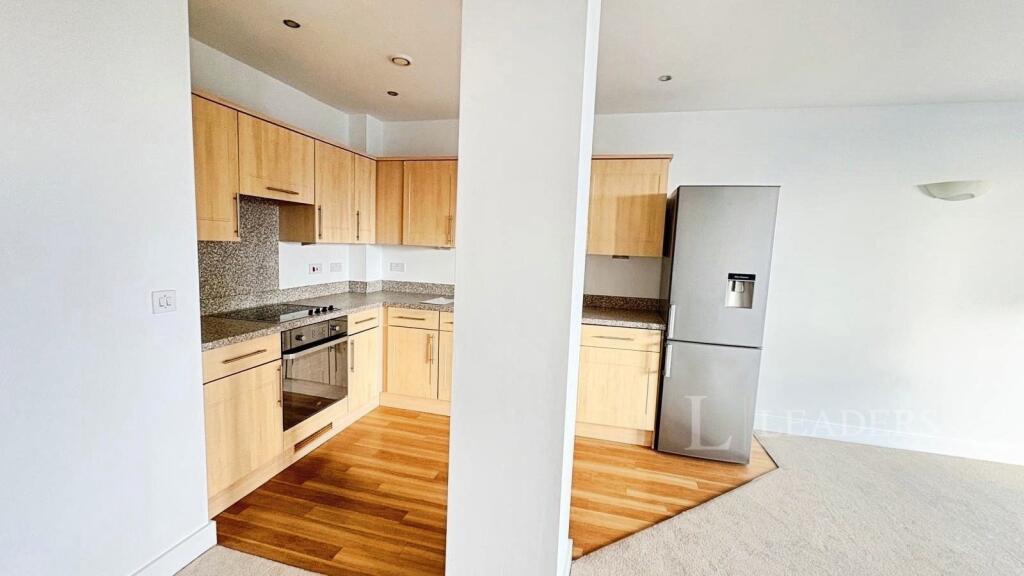 Main image of property: High Street, Southampton, Hampshire, SO14