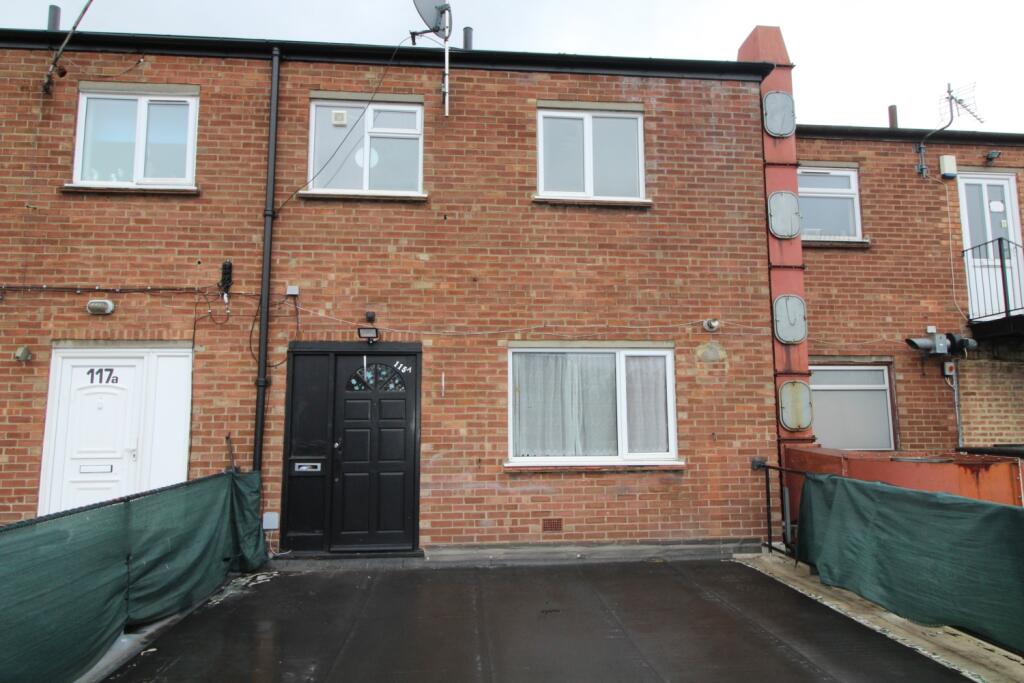 Main image of property: High Street, Hornchurch, Essex, RM11