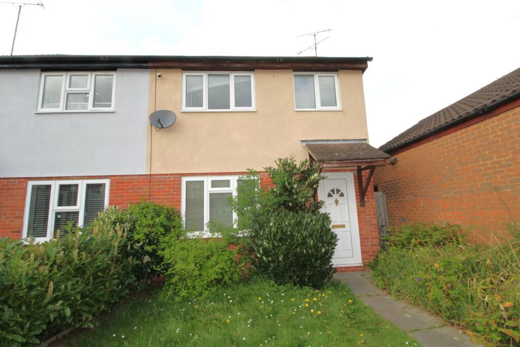 3 bedroom semi-detached house for rent in Thalmassing Close, Hutton, Brentwood, Essex, CM13