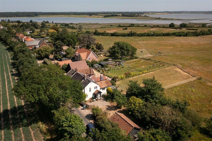 3 bedroom semidetached house for sale in Blythburgh, IP19