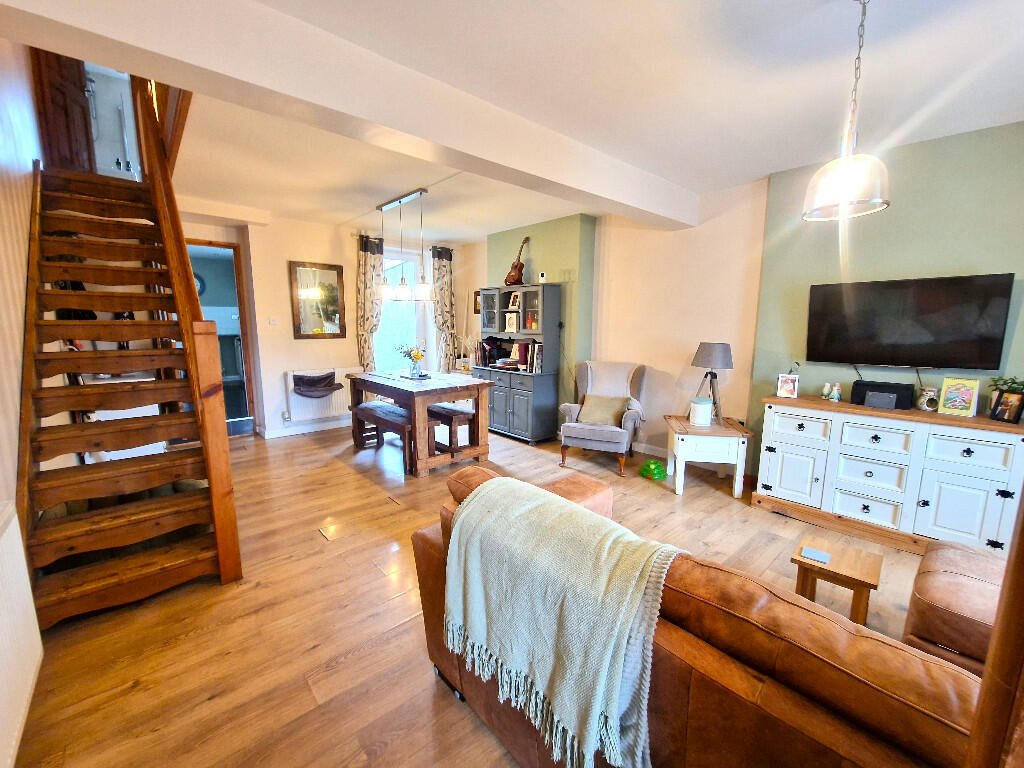 2 bedroom end of terrace house for sale in Cromwell Street, Abertillery